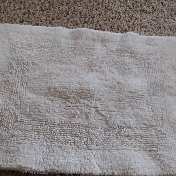 3x2 reversable cotton bathmat - Bundle and save! - Picture 1 of 3